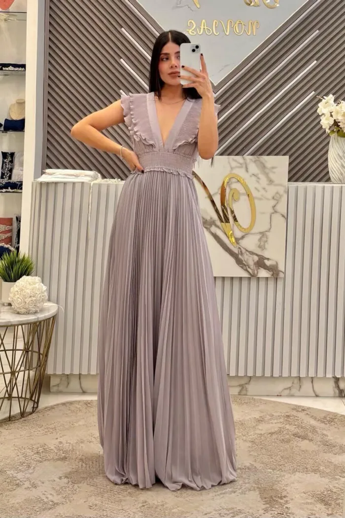 VESTIDO MAXY PLIZADO ESCOTE EN V GRIS