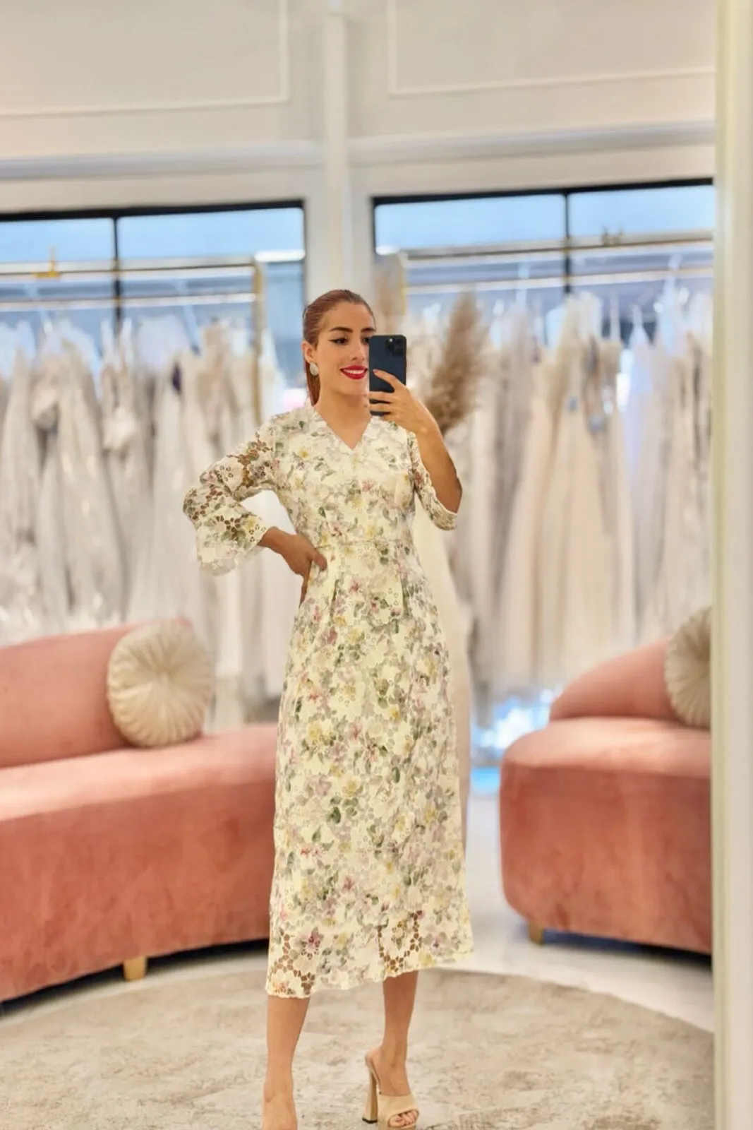 VESTIDO MIDI ENCAJE MANGA TRES CUARTOS ESTAMOADO FLOREADO