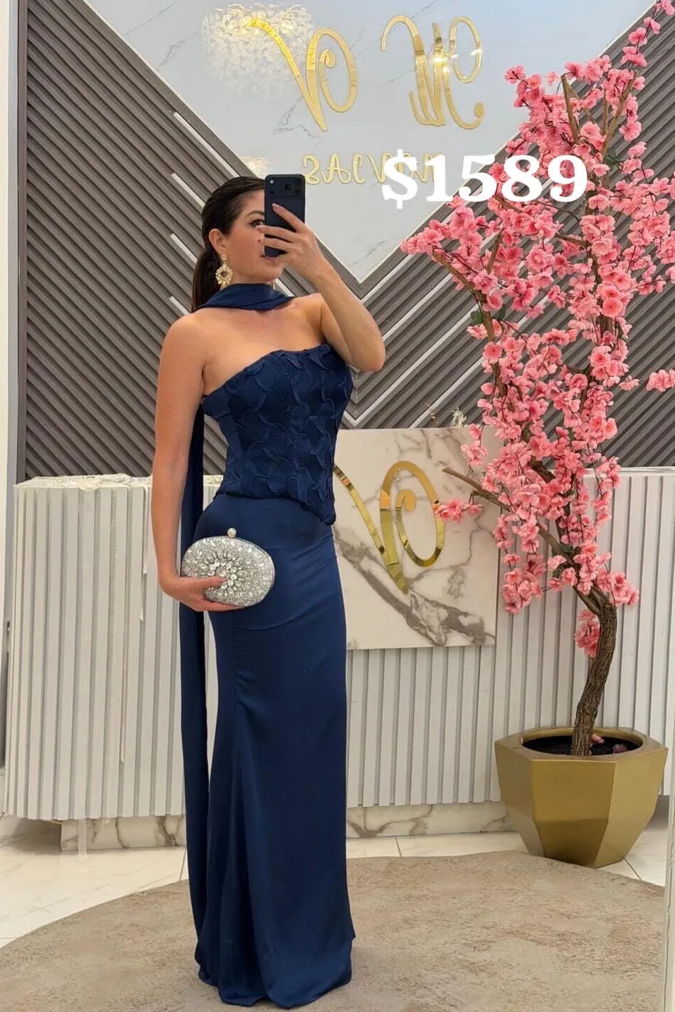 VESTIDO COLOR AZUL MARINO SATINADO