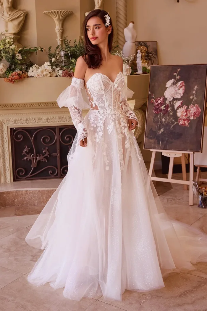 Vestido sin tirantes presenta un escote corazón y un corpiño transparente WL032