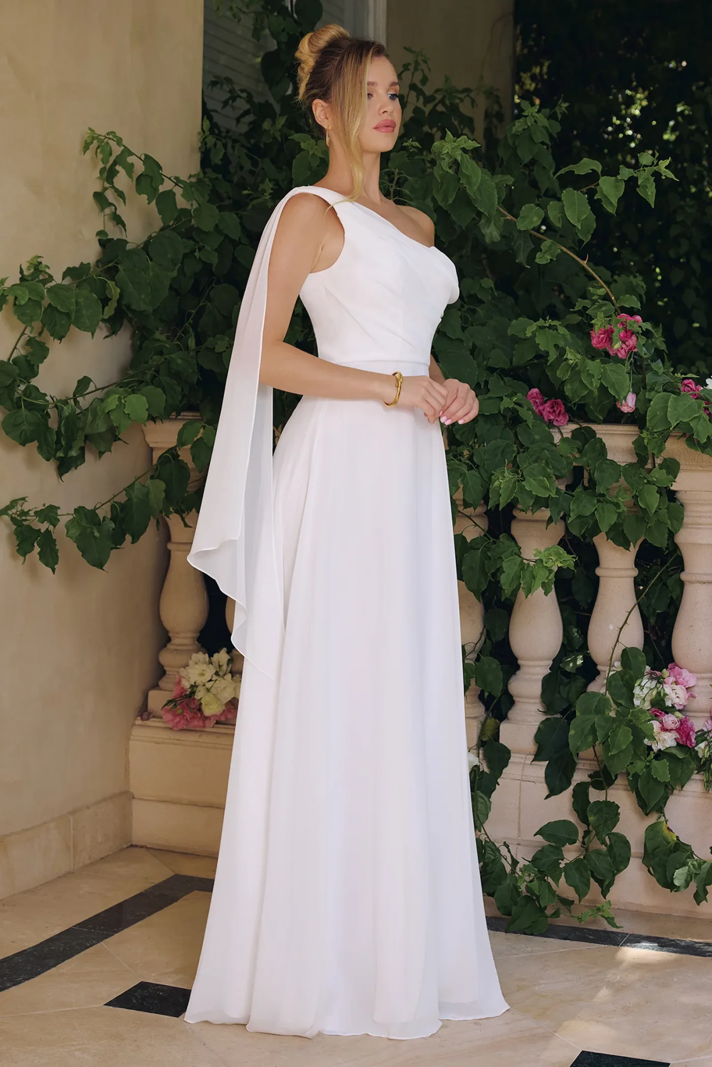 VESTIDO DE NOVIA  CORTE A ESTOLA AUN HOMBRO  MOD.T716