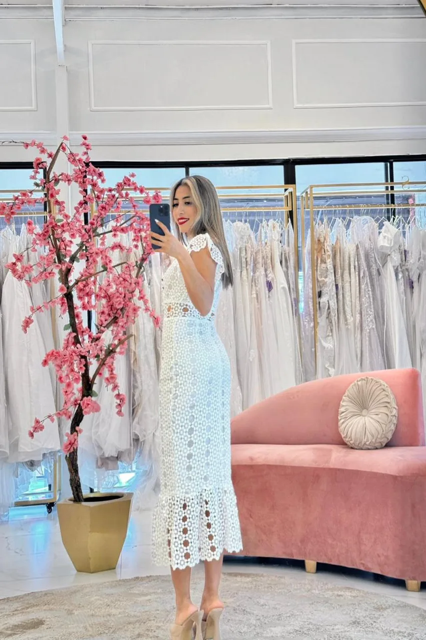 Vestido Blanco midi con un poco de manguita debajo de la rodilla en fino Encaje, vista 2