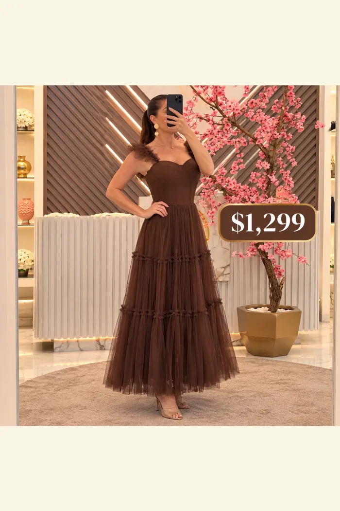 Vestido, midi , en Chocolate en Tul