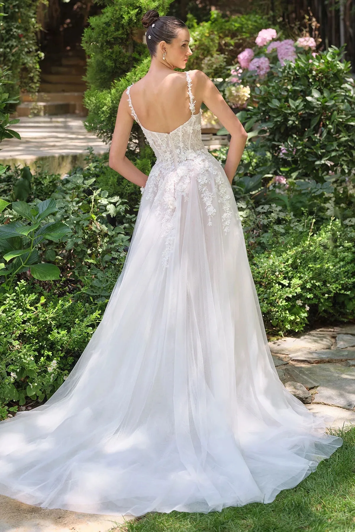 VESTIDO DE NOVIA DE TUL, CON APLICACIONES Y ABERTURA EN LA PIERNA WL063, vista 3