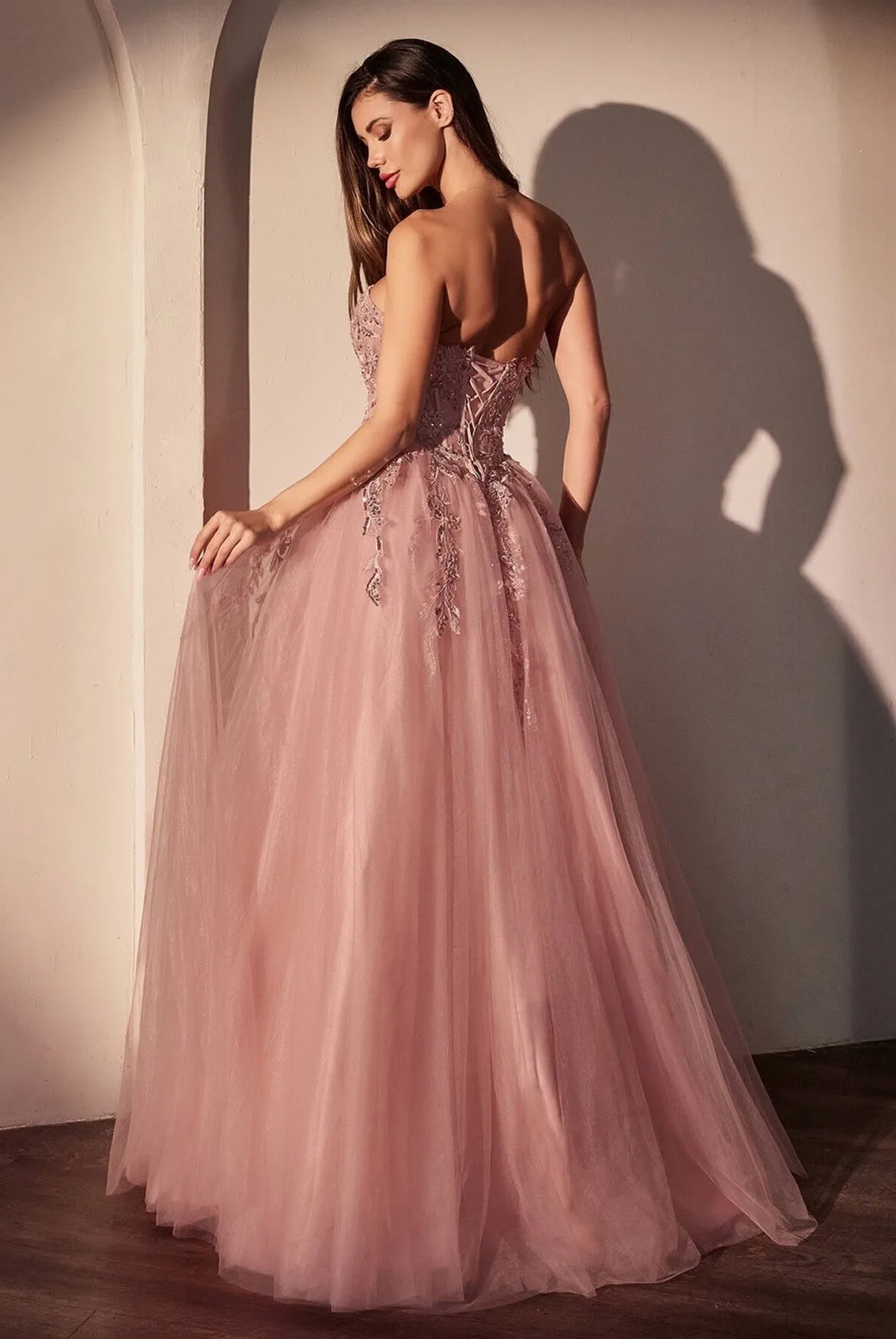 VESTIDO FIESTA CORTE A STRAPLE CINTILLA FALDA TUL, vista 2