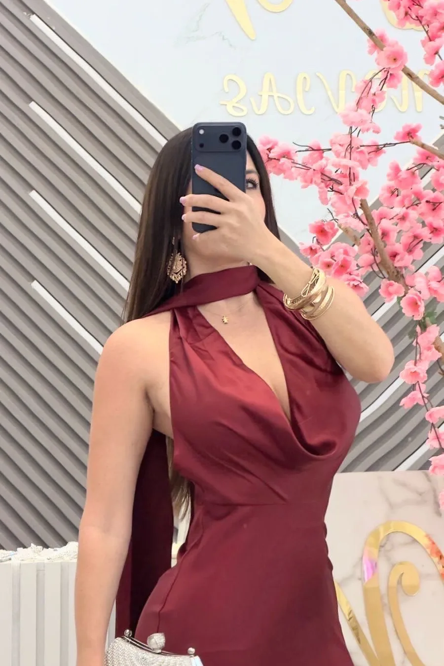 VESTIDO COLOR BURGUNDY, CON ESCOTE EN LA ESPALDA, vista 2