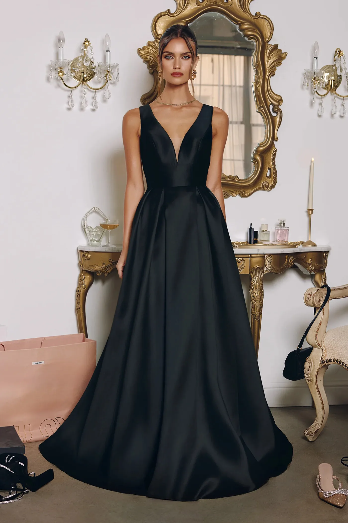 VESTIDO NEGRO CORTE A T814