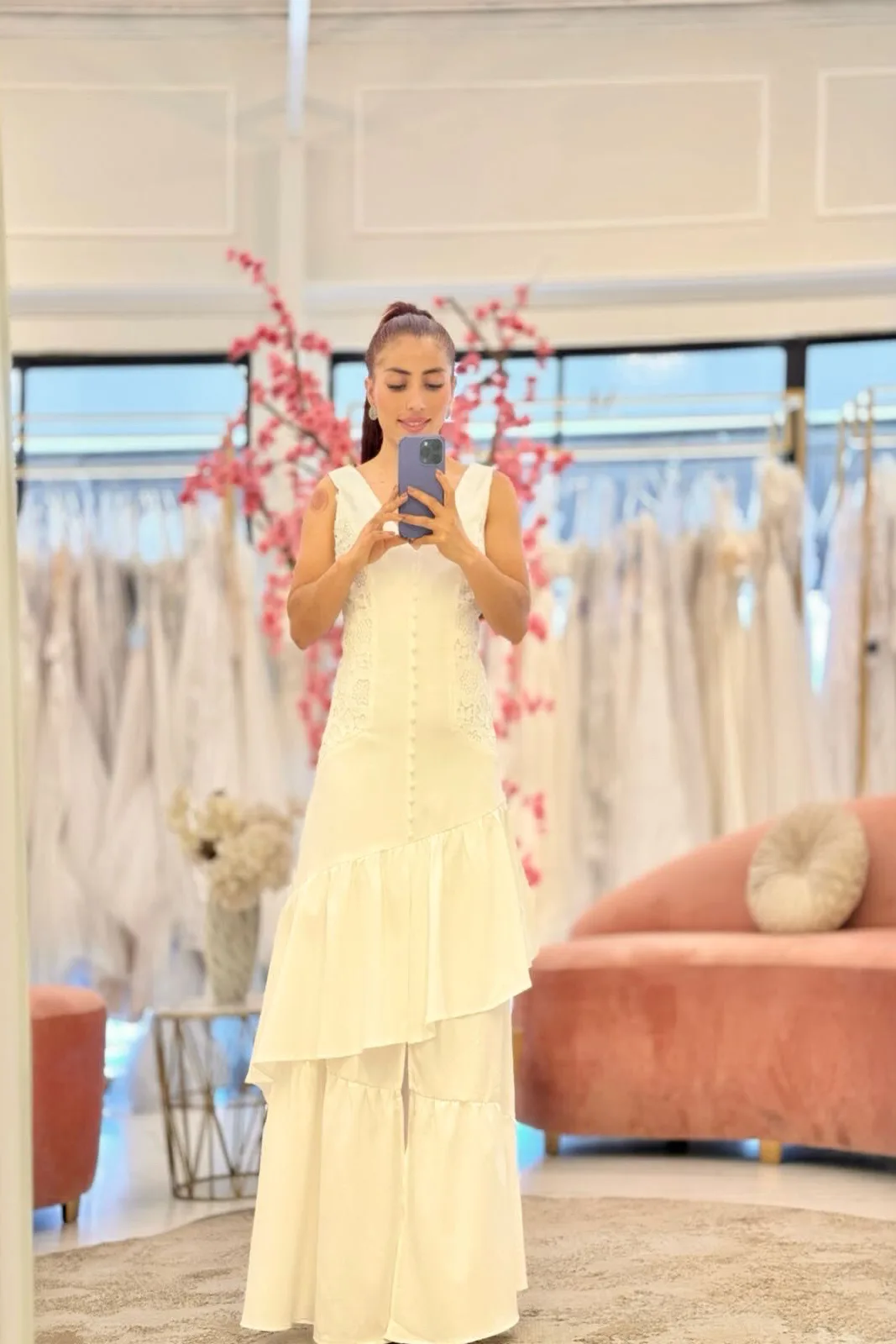 VESTIDO MIDI BLANCO ESCITE EN V ASIMÉTRICO PASTELONES