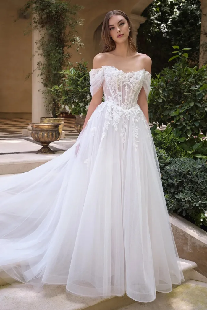 Vestido de novia blanco con encaje y tul