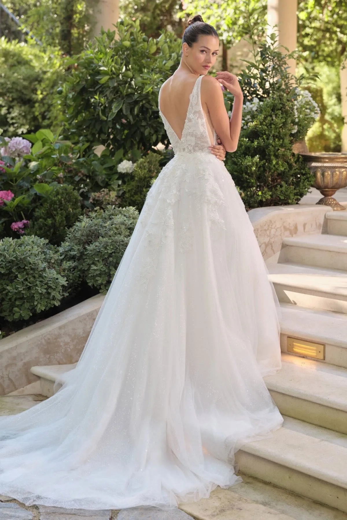 VESTIDO DE NOVIA CORTE EN A ESCOTE EN V MOD. WL064, vista 3