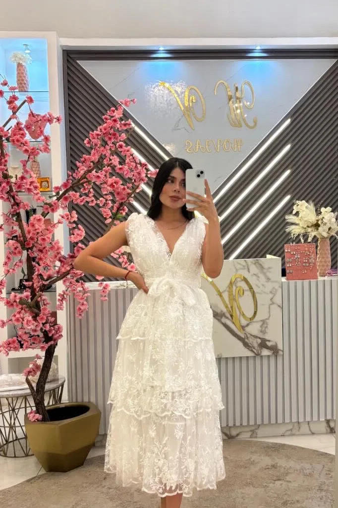 VESTIDO MIDI BLANCO PASTELONES ESCOTE EN V BORDADO