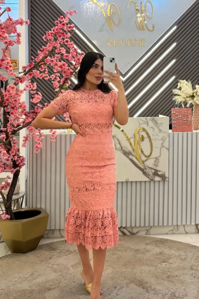 VESTIDO MIDI MANGA CORTA ENCAJE ROSA