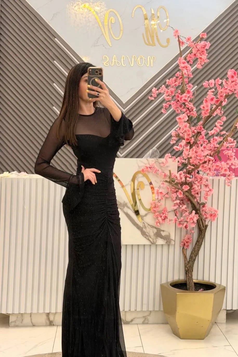 VESTIDO NEGRO CON MANGAS
