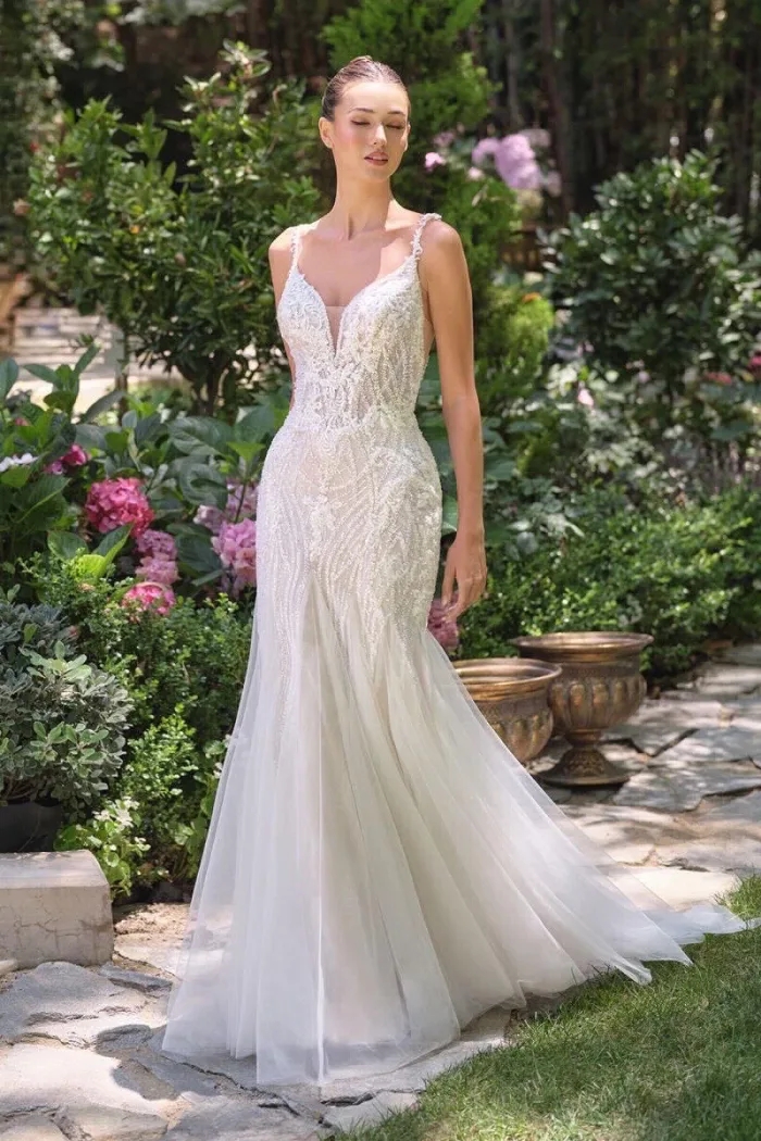 VESTIDO DE NOVIA CORTE SIRENA CON TIRANTE DELGADO Y PIEDRERIA WL066