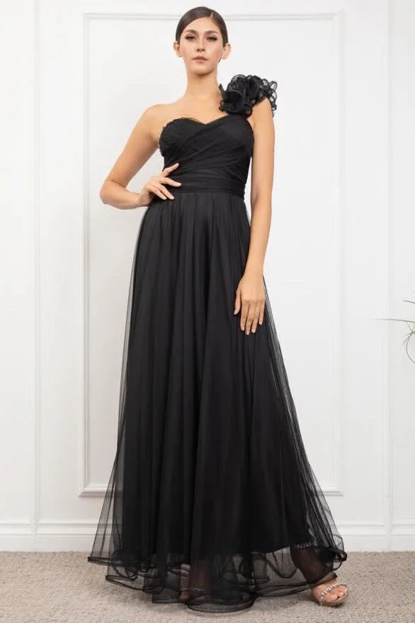 VESTIDO NEGRO TUL, CON OLAN EN HOMBRO