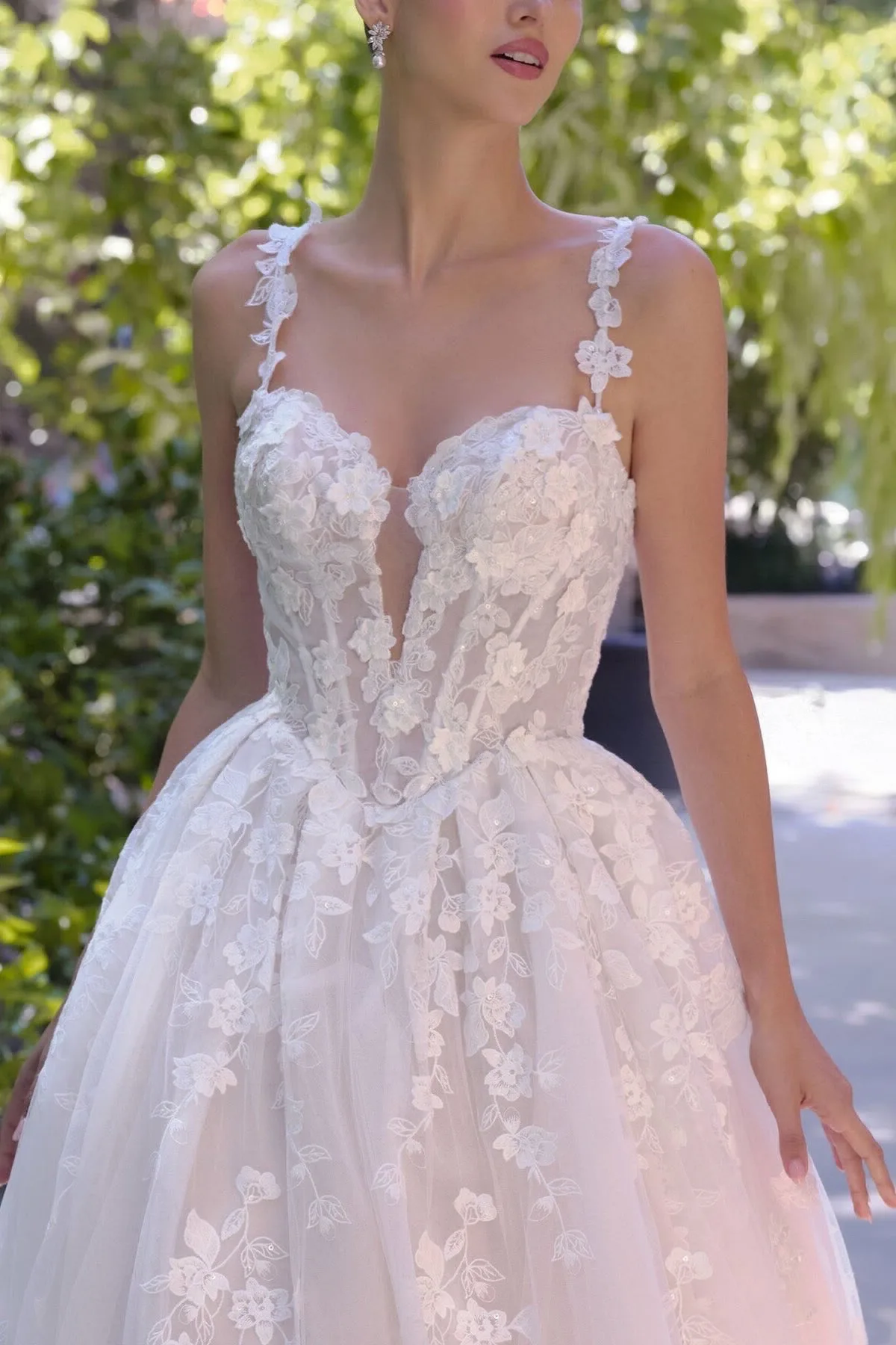 VESTIDO DE NOVIA CORTE PRINCESA BORDADO EN FLORES MOD. WL058, vista 3