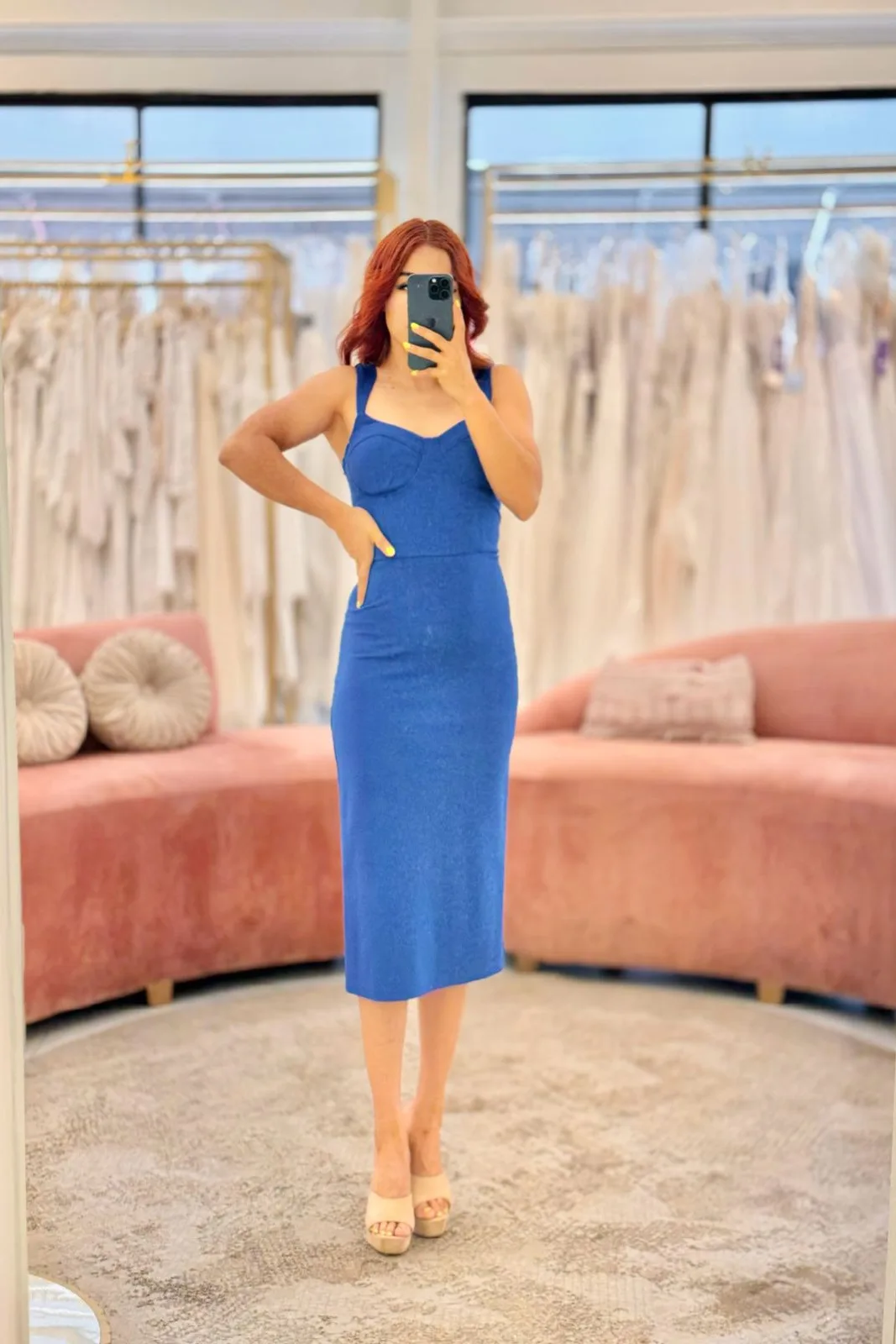 Vestido midi azul rey y pegado de tirantes fino algodón