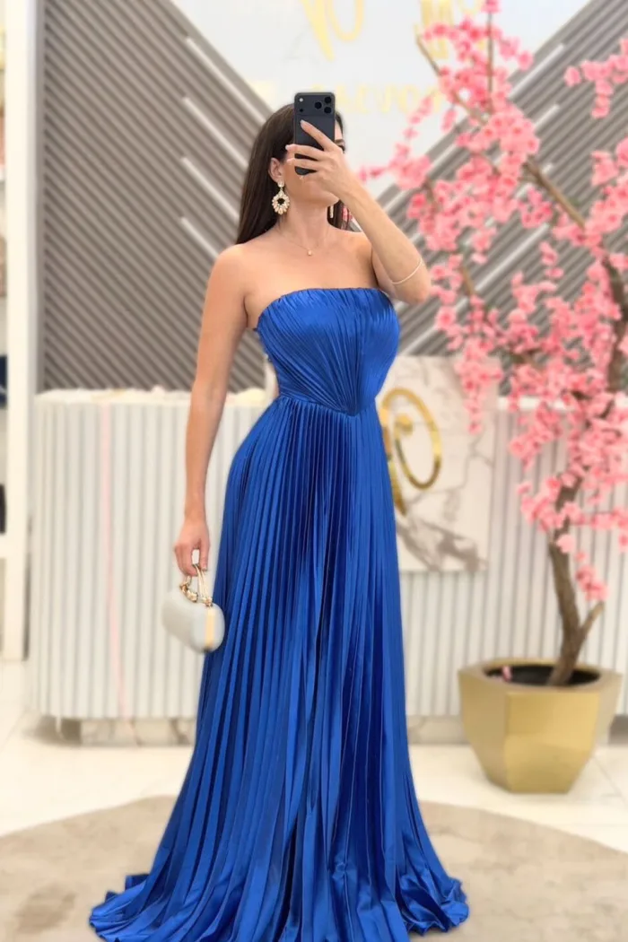 VESTIDO COLOR AZUL REY, PLIZADO