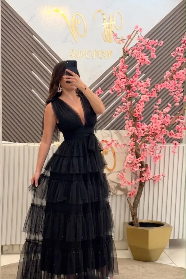 VESTIDO MIDI TUL ESCOTE EN V PASTELONES APLICACIÓN PERLAS NEGRO