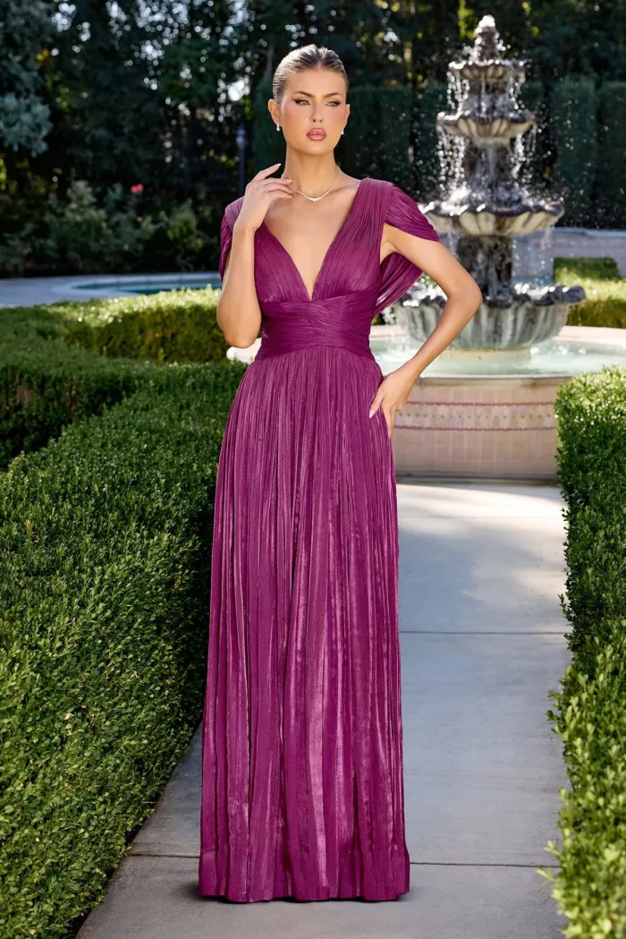 VESTIDO COLOR MULBERRY EN CORTE A, CON ESCOTE EN V CD413