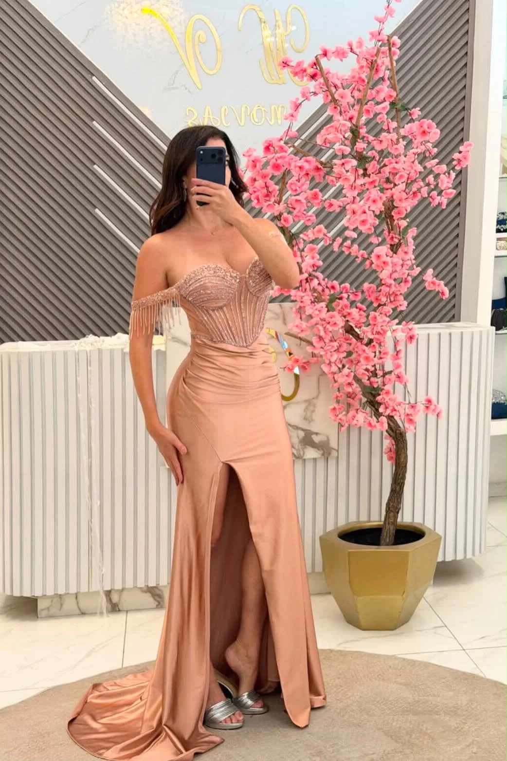 VESTIDO ROSE GOLD CON PEDRERÍA