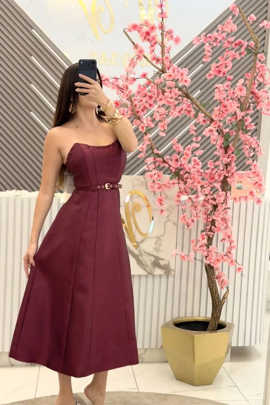 VESTIDO MIDI COLOR TINTO CON CINTURÓN, vista 2