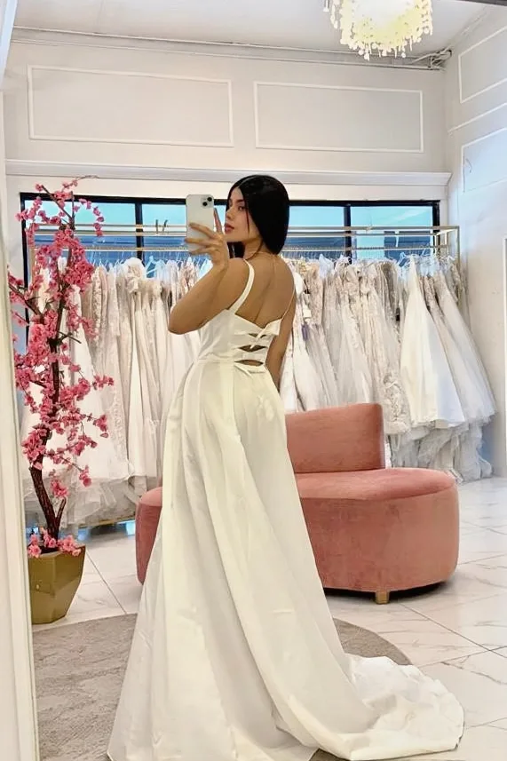 Vestido princesa con un pequeño moño al frente en raso, vista 2