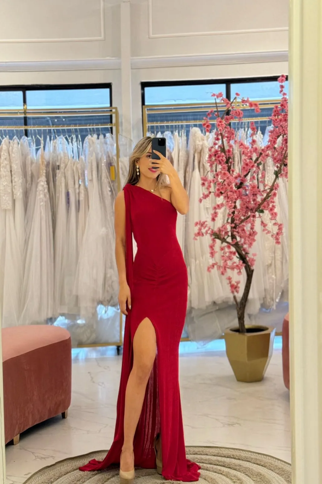 VESTIDO FIESTA LICRA ROJO ESCOTE PROFUNDO EN ESPALDA PIERNA ABIERTA