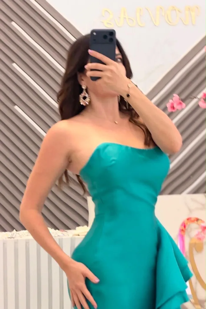 VESTIDO COLOR VERDE ESTRAPLE