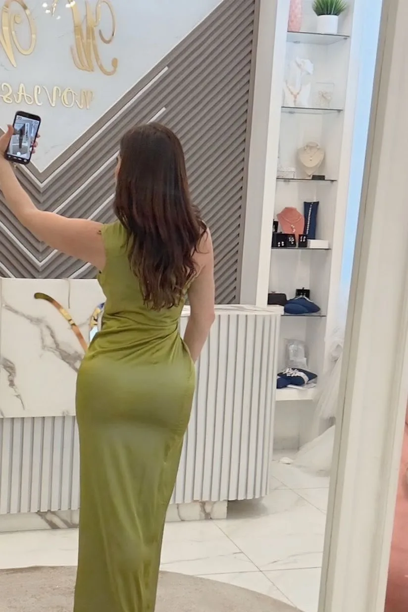 VESTIDO VERDE CON ABERTURA EN LA PIERNA, vista 2