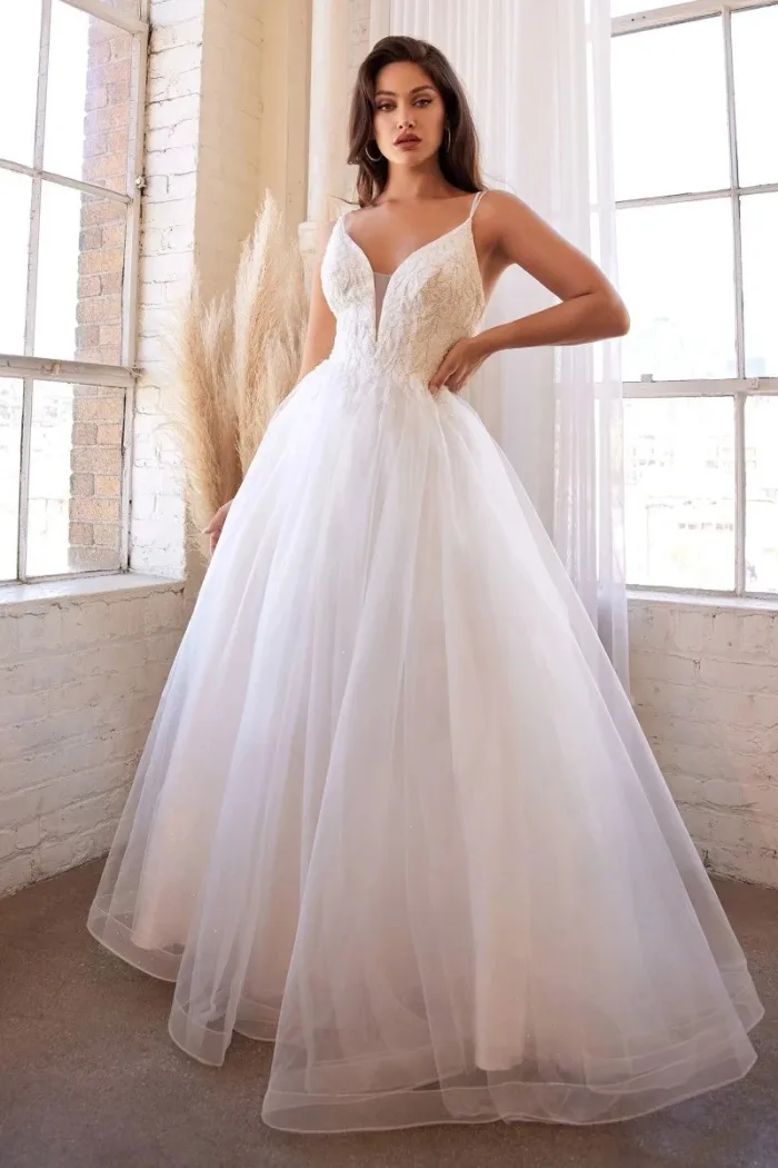 Vestido de novia blanco bordado canutillo