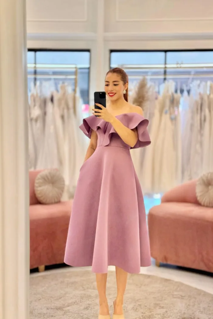 Vestido mide y neopreno en color morado