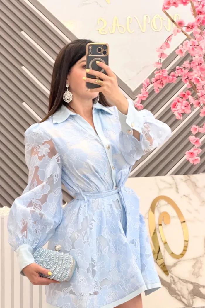 VESTIDO MIDI COLOR AZUL CON MANGAS