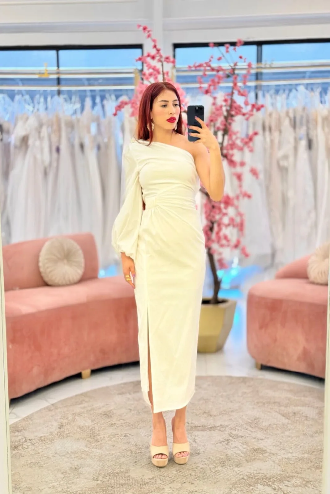 VESTIDO MIDI BLANCO AÚN MANGA PIERNA ABIERTA