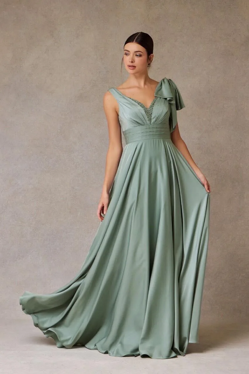 VESTIDO VERDE SATINADO CON MOÑO EN UN HOMBRO CORTE A