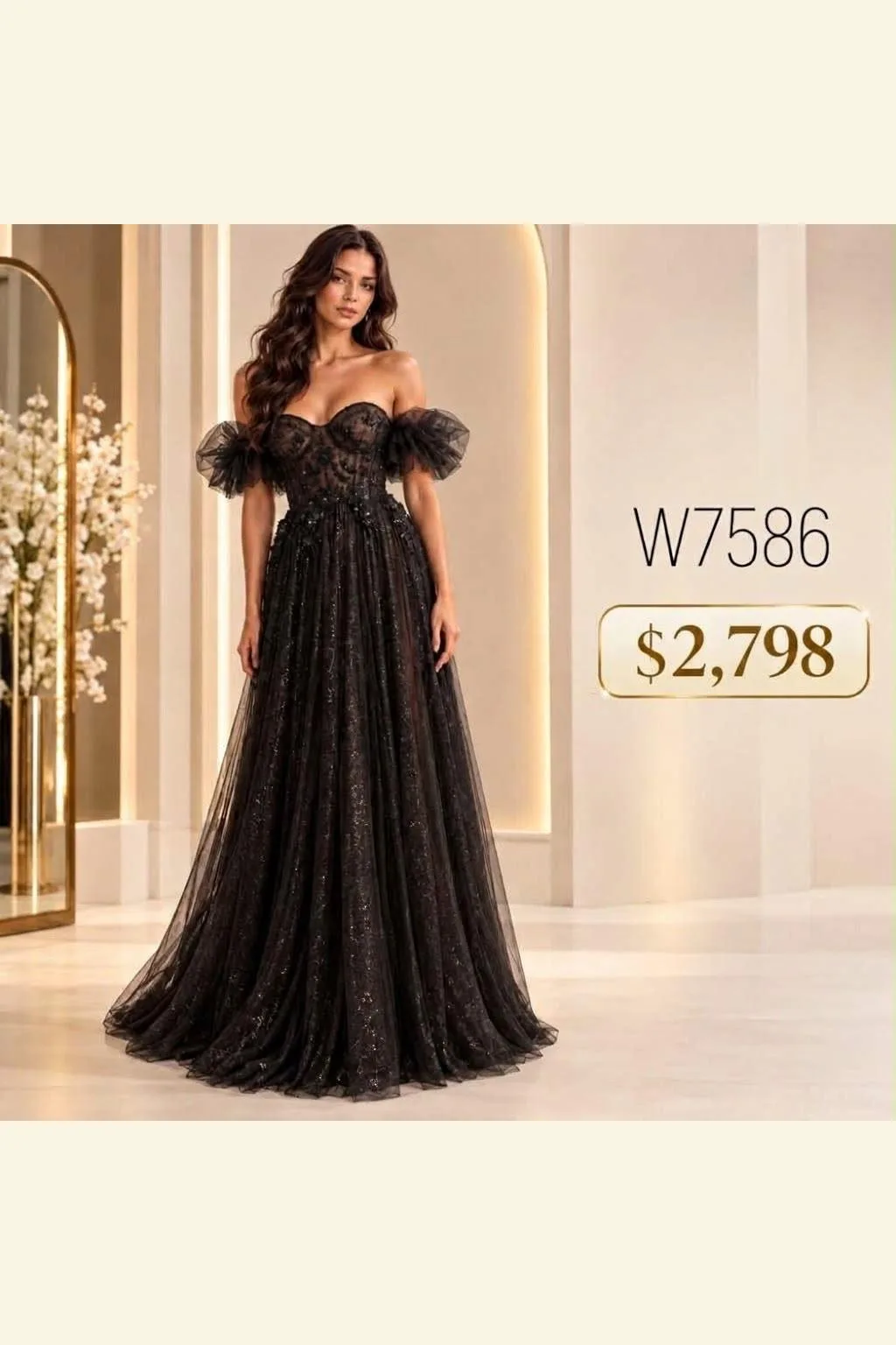 VESTIDO NEGRO DE TUL BRILLOSO CON TRANSPARENCIA Y ESCOTE DE CORAZÓN