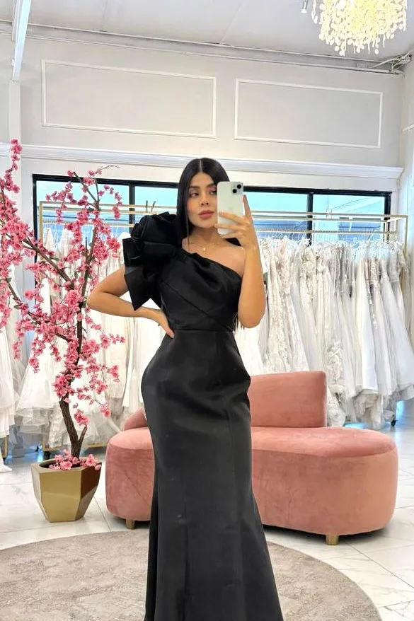 VESTIDO FIESTA NEGRO SIRENA AUN HOMBRO