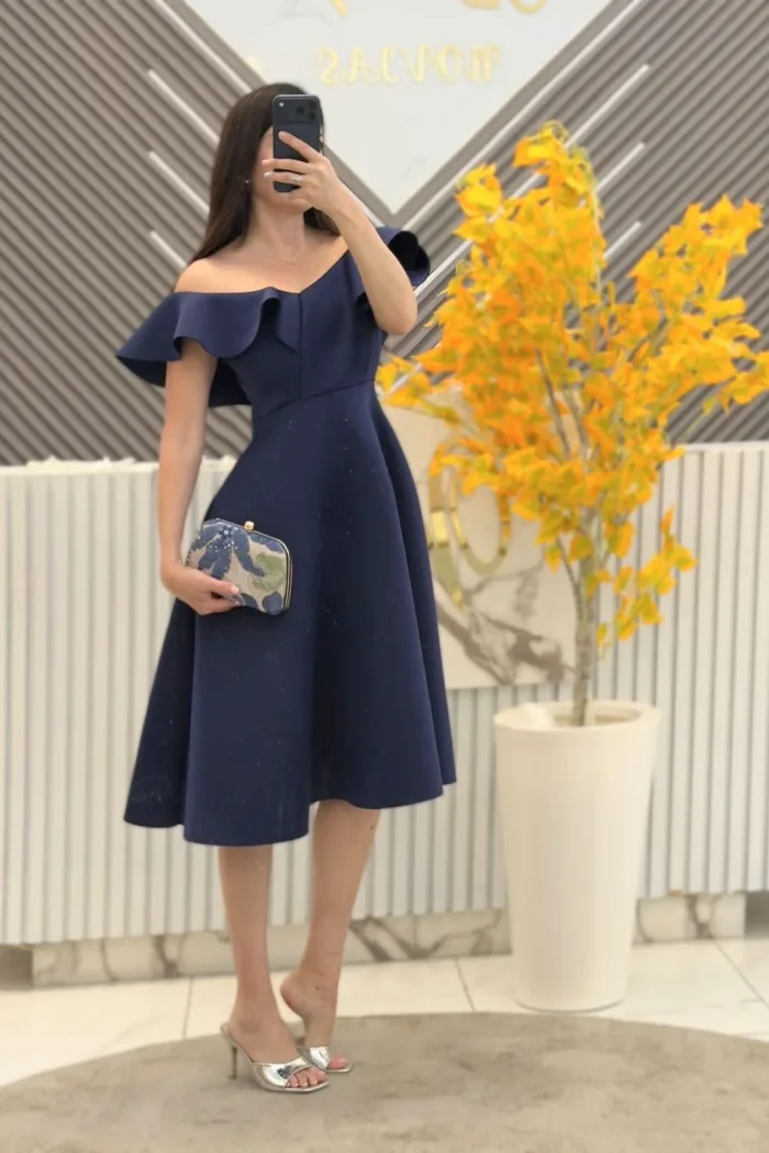 VESTIDO MIDI AZUL MARINO DE NEOPRENO CORTE CAMPECINO