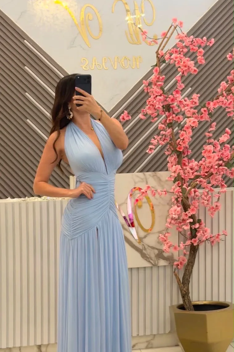 VESTIDO BABY BLUE, HALTER Y ABERTURA EN LA PIERNA, vista 2