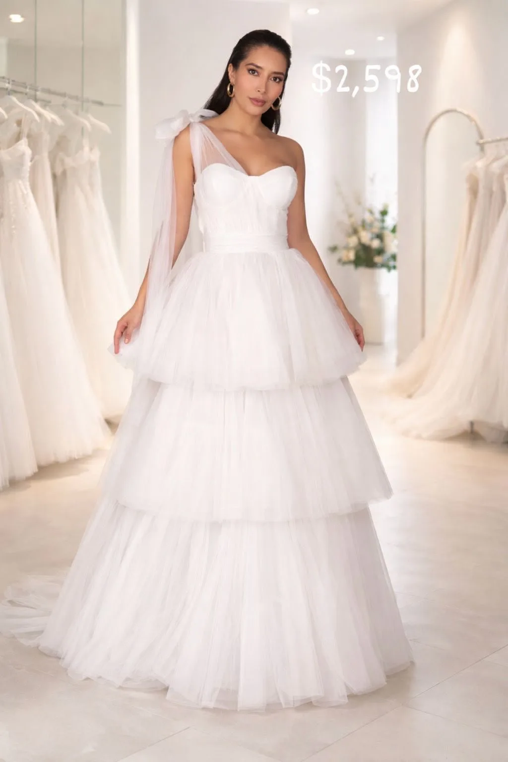 VESTIDO DE TUL CON MOÑO EN HOMBRO
