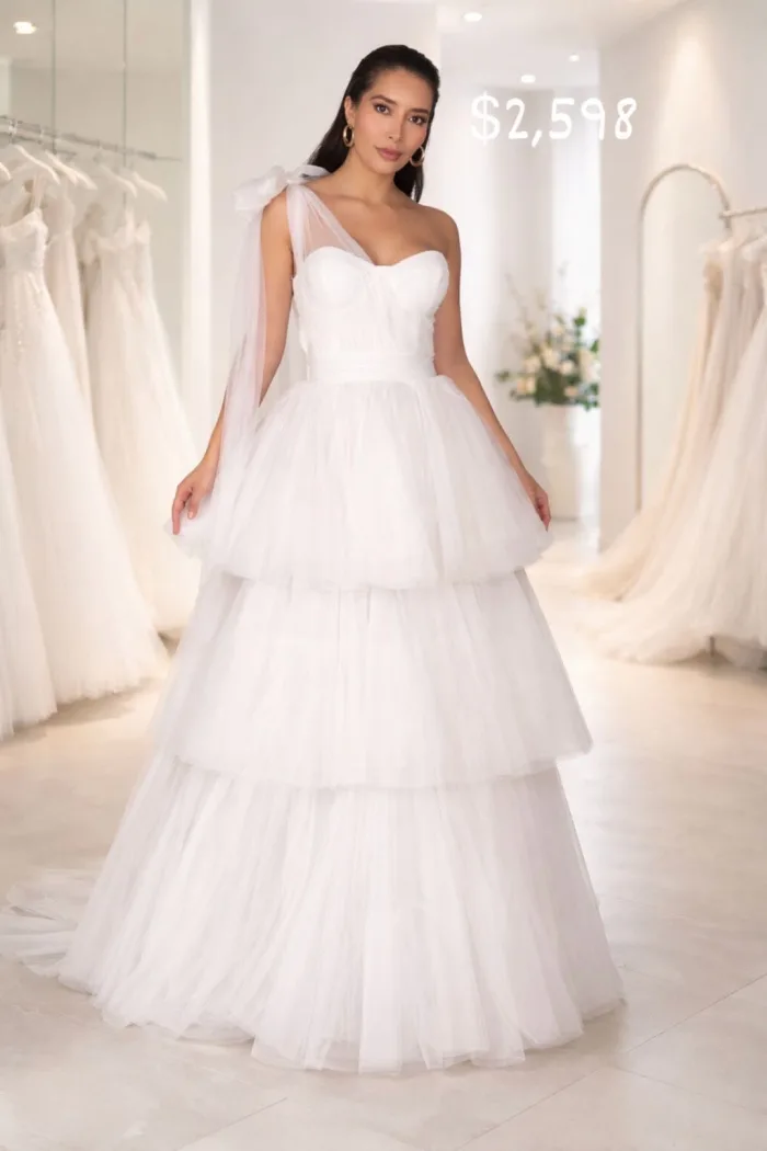 VESTIDO DE TUL CON MOÑO EN HOMBRO