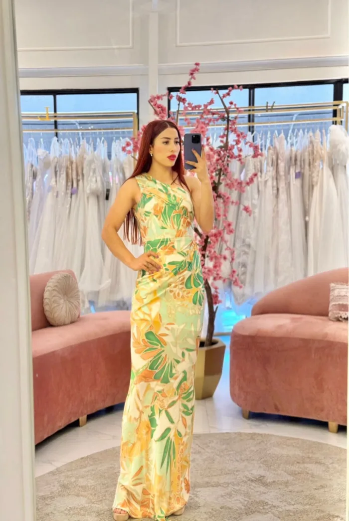 VESTIDO FIESTA SATINANDO AÚN HOMBRO ESTAMOADO FLORES