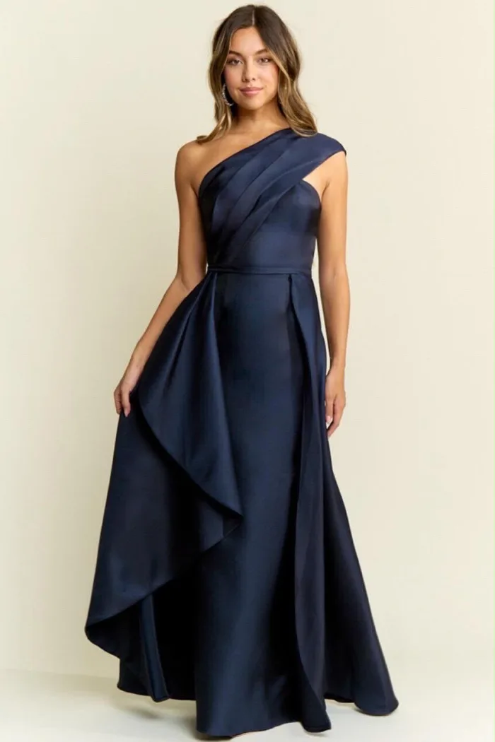 VESTIDO AZUL MARINO ASIMÉTRICO