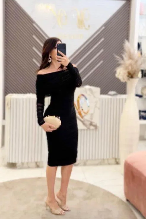 VESTIDO NEGRO CON MANGAS