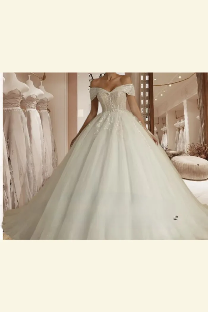 Vestido de Novia corte, princesa, bordado totalmente en preciosas piedras $8898