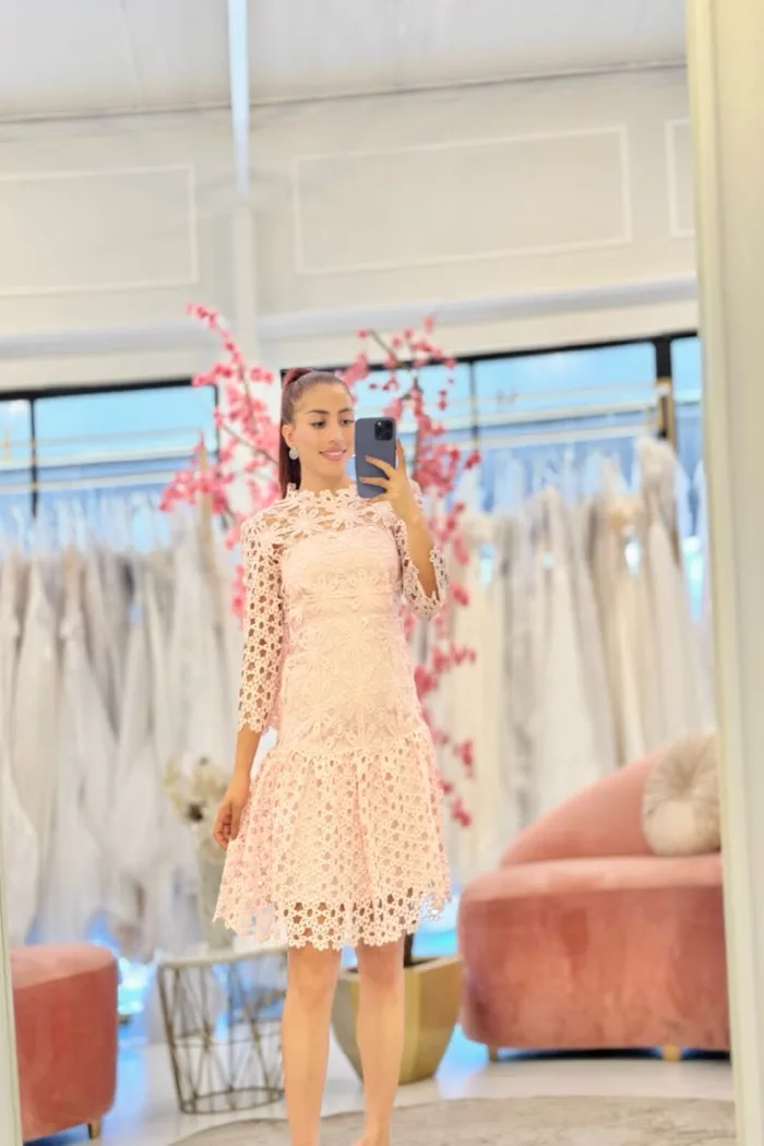 VESTIDO MIDI RODA MANGA LARGA ENCAJE CUELLO ALTO