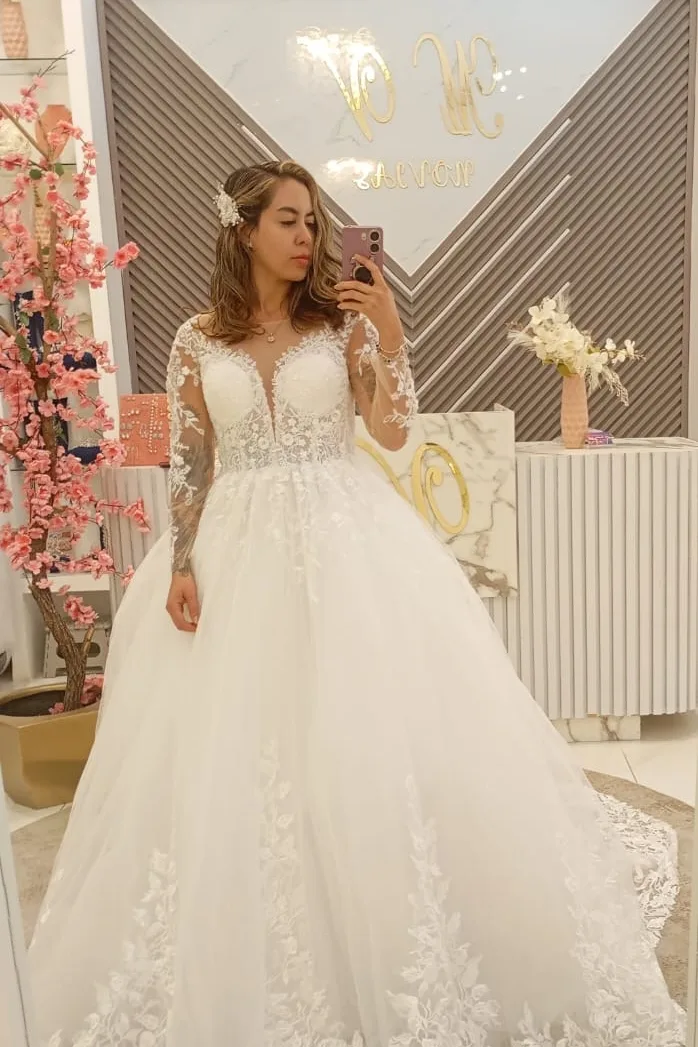 Vestido de mangas con falda en Tul