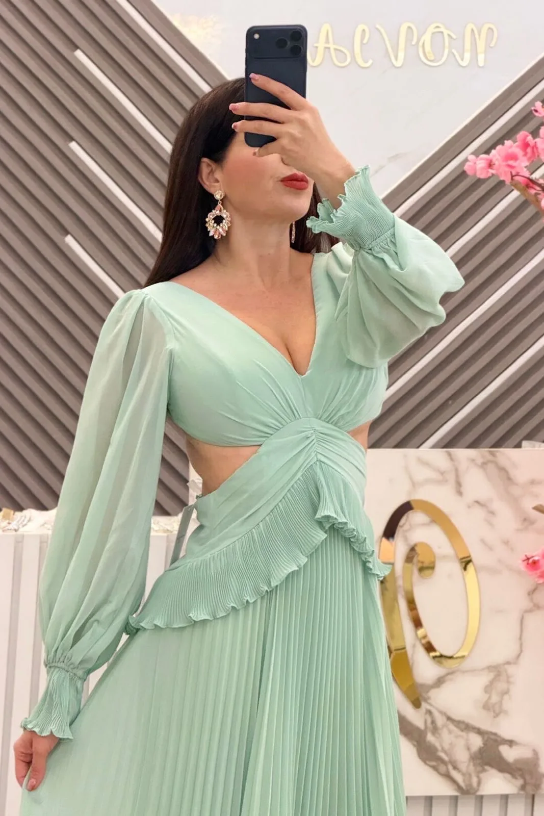 VESTIDO COLOR VERDE PLIZADO CON MANGAS, vista 3