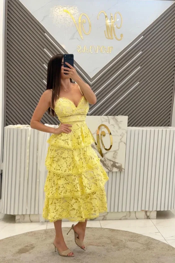 VESTIDO MIDI AMARILLO CON OLANES