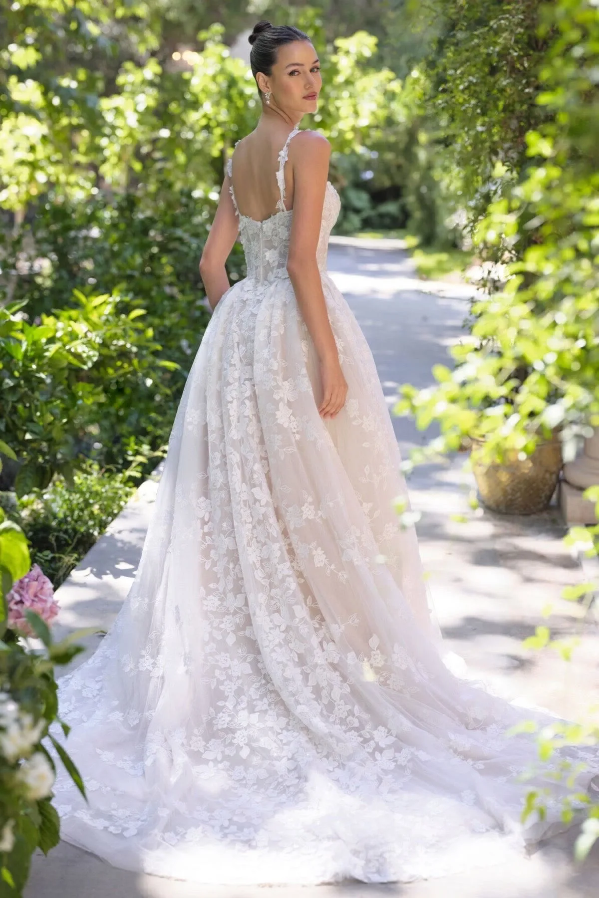 VESTIDO DE NOVIA CORTE PRINCESA BORDADO EN FLORES MOD. WL058, vista 2